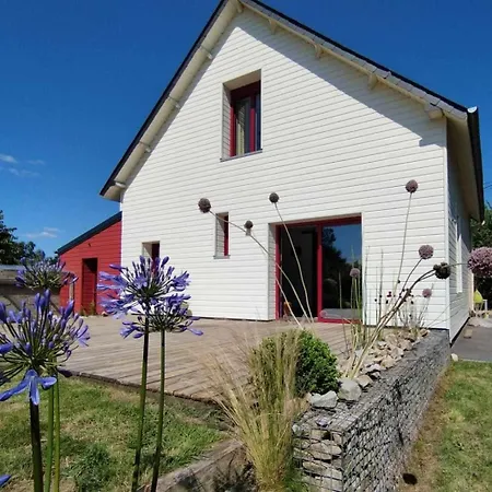 La Maison Blanche Et Rouge Saint-Hélen